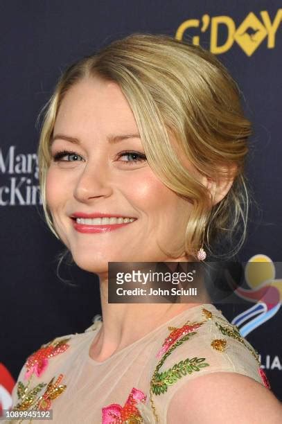 4,716 Emilie De Ravin Photos & High Res Pictures